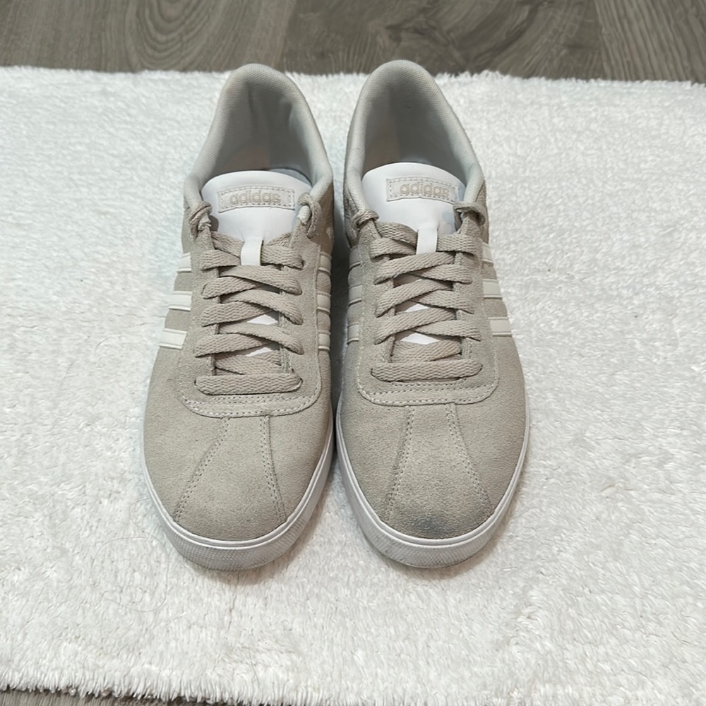 Adidas Courtset tan women’s 9.5